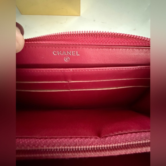 CHANEL Cameilla Zip Around Wallet - Picture 14 of 16